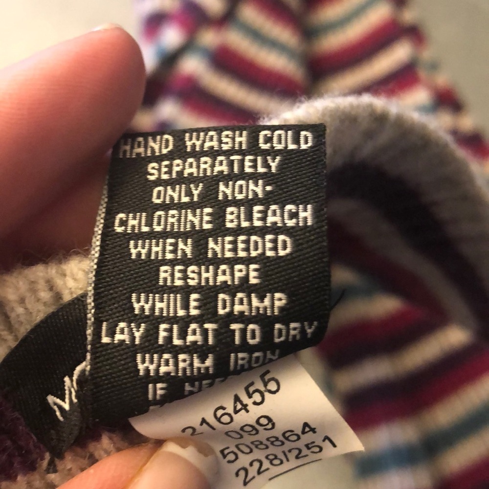 Wool Scarf 🧣 - Picture 4 of 5